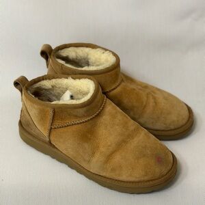 size 9 - UGG women Boots